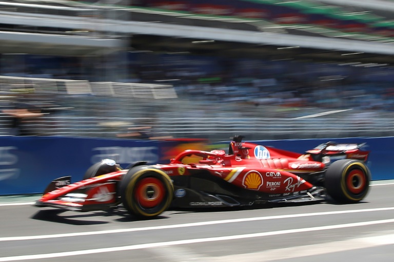 La Ferrari de Charles Leclerc - ici sur le circuit d'Interlagos au Brésil le 1er novembre - n'a pas toujours été la meilleure voiture du plateau cette saison, mais la Scuderia en a tiré le meilleur parti, estime le pilote monégasque.