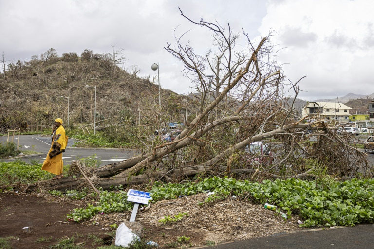 Mamoudzou, capitale de Mayotte, après le passage du cyclone Chido sur l'archipel, le 23 décembre 2024