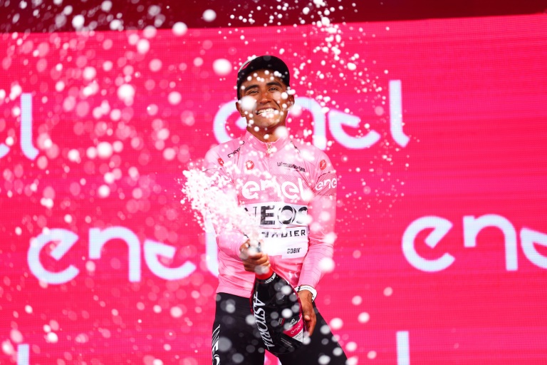 Le coureur équatorien Jhonatan Narvaez (alors chez Ineos) vainqueur de la première étape du Giro, à Turin le 4 mai 2024.