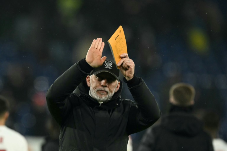 L'entraîneur de Brest, Eric Roy, lors du match de Ligue des champions contre le Schakhtar Donetsk le 22 janvier 2025 à Gelsenkirchen (Allemagne)