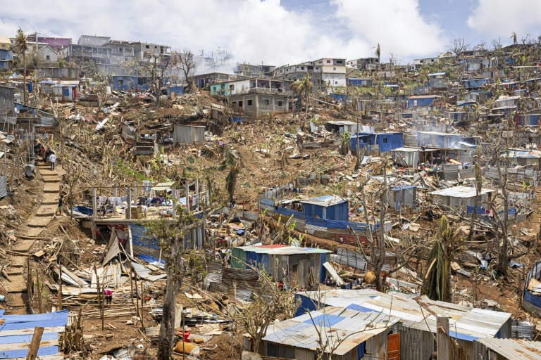 Le cyclone Chido a mis à mal les infrasctructures du territoire, notamment le réseau d'eau potable qui était déjà défaillant avant la catastrophe