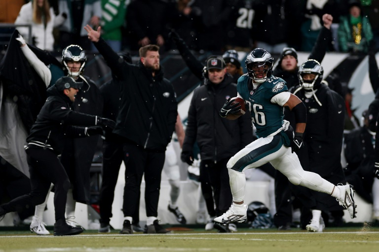 Saquon Barkley, le running back des Philadelphia Eagles, lors d'un match de play-offs de la NFL contre les Los Angeles Rams, à Philadelphie, le 19 janvier 2025