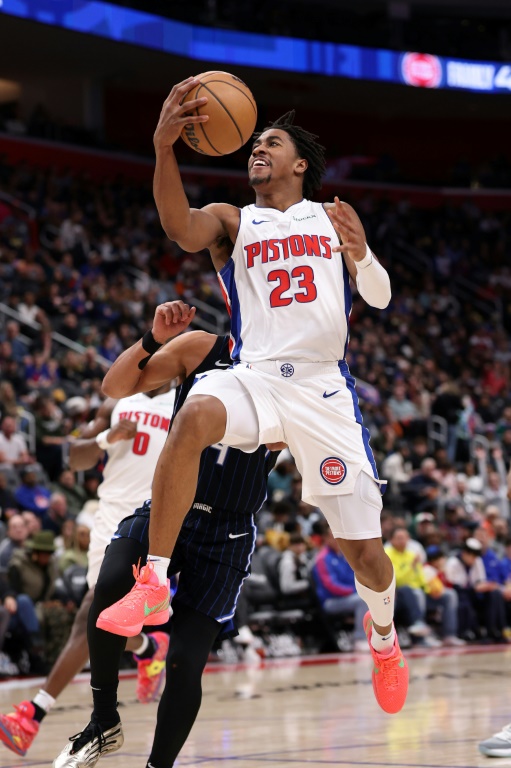 Jaden Ivey (Detroit Pistons) s'est blessé au genou gauche lors du match contre Orlando Magic à Détroit le 1 janvier 2025.