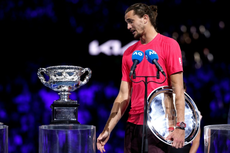 Alexander Zverev lors de la remise des trophées de l'Open d'Australie, le 26 janvier 2025 à Melbourne