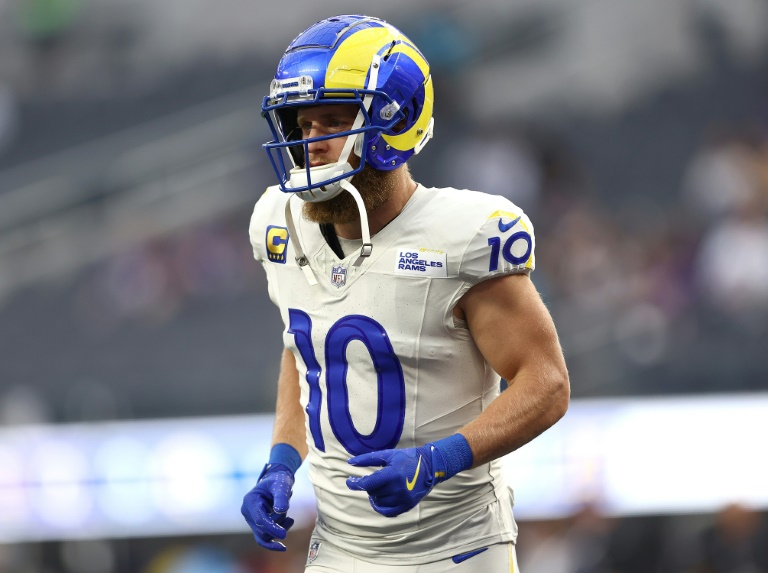 Le QB des LA Rams Cooper Kupp avant un match de saison régulière de NFL contre les Minnesota Vikings, le 24 octobre 2024 à Inglewood, en Californie