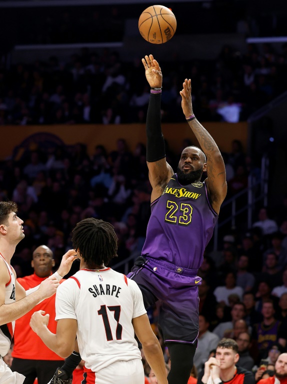 LeBron James (Los Angeles Lakers) contre Portland à Los Angeles le 2 janvier 2025.