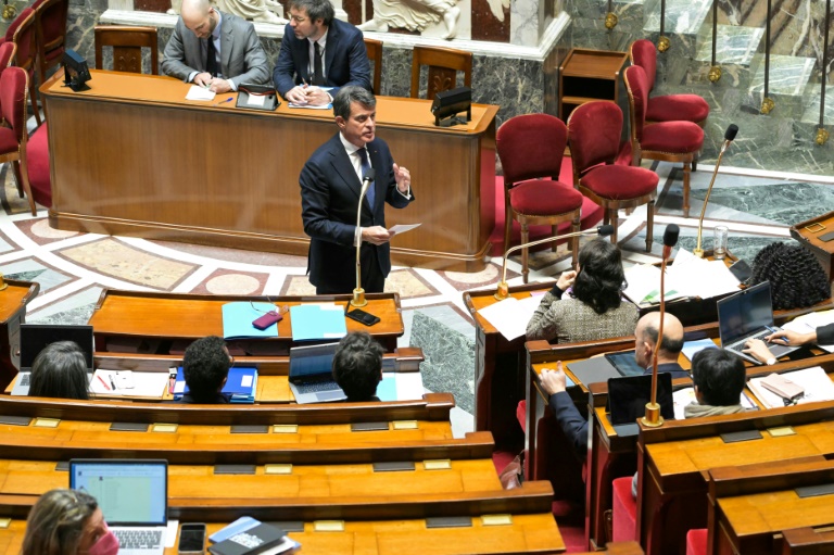 Le ministre des Outre-mer, Manuel Valls, à l'Assemblée nationale, le 23 janvier 2025 à Paris