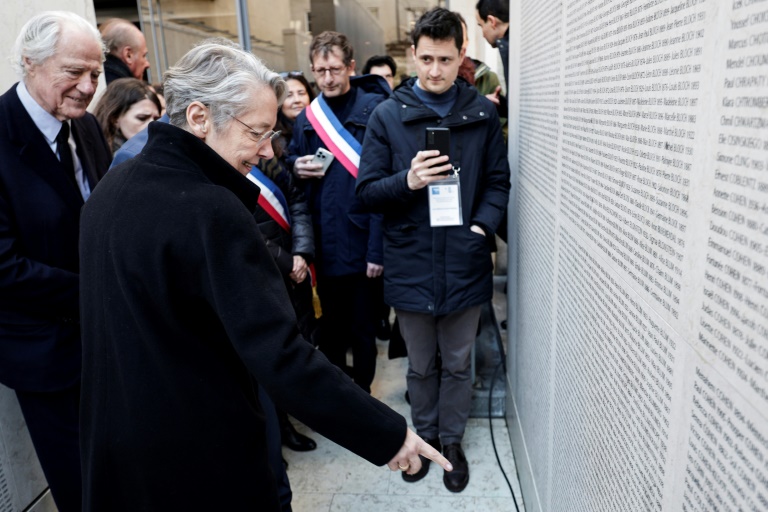 La ministre de l'Education Elisabeth Borne au mémorial de la Shoah, à Paris, le 27 janvier 2025