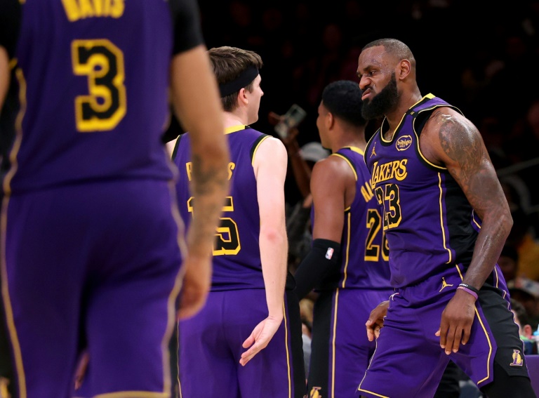 LeBron James avec les Los Angeles Lakers contre les Atlanta Hawks en NBA le 3 janvier 2025 à Los Angeles