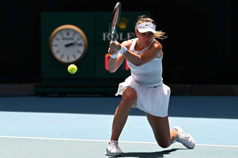 Paula Badosa face à la Serbe Olga Danilovic en huitième de finale de l'Open d'Australie, à Melbourne, le 19 janvier 2025