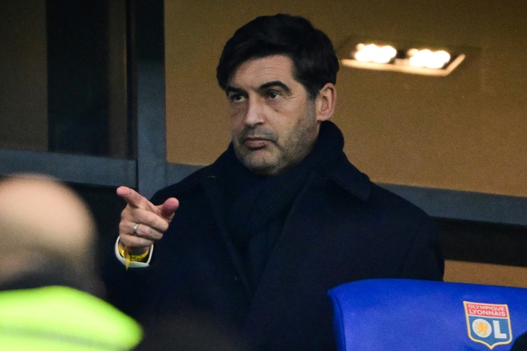 Le futur entraîneur de Lyon, le Portugais Paulo Fonseca, en tribune pour assister au match de Ligue Europa contre Ludogorets, le 30 janvier 2025 à Décines-Charpieu