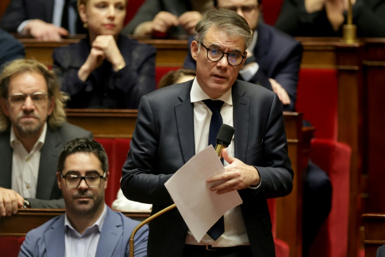 Le premier secrétaire du Parti socialiste Olivier Faure s'exprime lors d'une séance de questions au gouvernement à l'Assemblée à Paris, le 15 janvier 2024