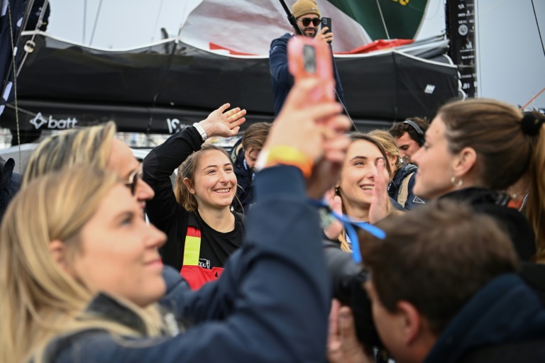 La navigratice Violette Dorange avant le départ du Vendée Globe, le 10 novembre 2025 aux Sables-d'Olonne.