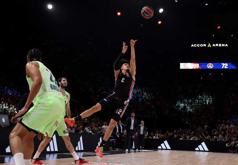 Le meneur du Paris Basketball, Nadir Hifi, face à Barcelone, lors de la 19e journée d'Euroligue, le 3 janvier 2025 à Paris