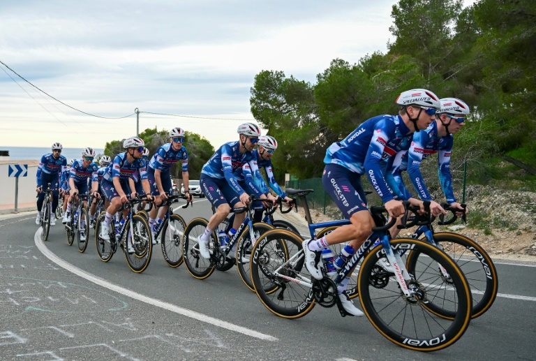 L'équipe Soudal Quick-Step lors d'une sortie dans la région de Calpe, en Espagne, le 9 janvier 2025