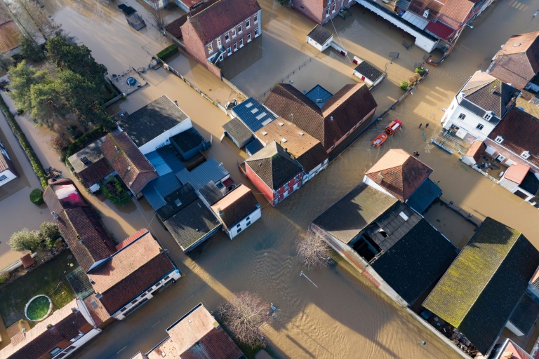 Les rues et maisons inondées de Blendecques, dans le Pas-de-Calais, le 4 janvier 2024