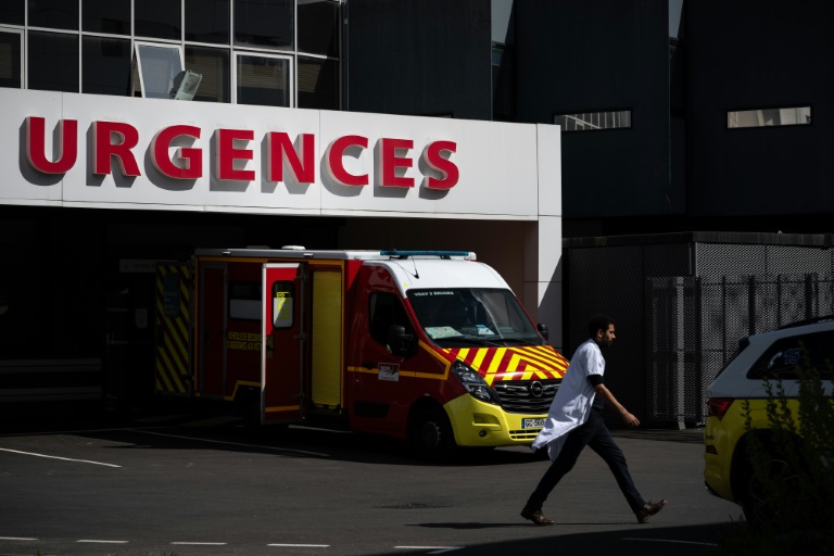 Pour la dernière semaine de 2024, les syndromes grippaux ont représenté 18,2% des actes de SOS médecins et 4,9% des passages aux urgences