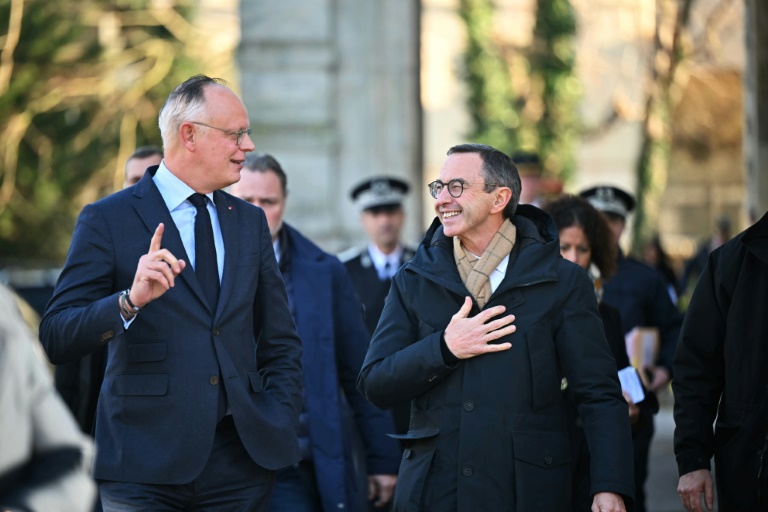 Le maire du Havre et ancien Premier ministre Edouard Philippe et le ministre de l'Intérieur Bruno Retailleau le 13 janvier 2025 au Havre