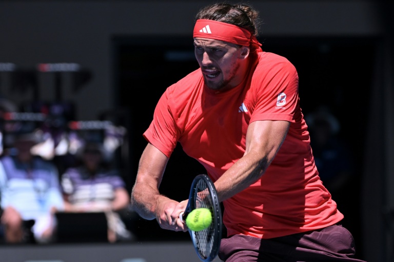 L'Allemand Alexander Zverev lors de sa demi-finale contre le Serbe Novak Djokovic à l'Open d'Australie, le 24 janvier 2025 à Melbourne