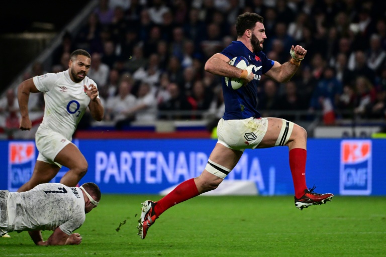 Le troisème ligne des Bleus Charles Ollivon lors du match du Tournoi des Six nations contre l'Angleterre, le 16 mars 2024 à Décines-Charpieu près de Lyon