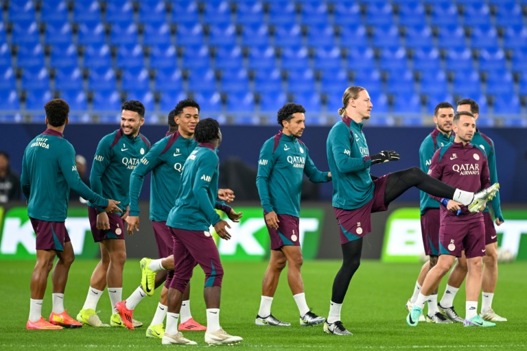 Les joueurs du PSG à l'entraînement à la veille du Trophée des champions contre Monaco, le 4 janvier 2025 à Doha