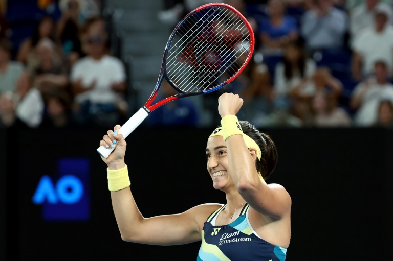 Caroline Garcia victorieuse de la Japonaise Naomi Osaka lors du 1er tour de l'Open d'Australie, le 15 janvier 2024 à Melbourne