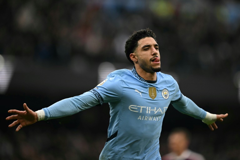 L'attaquant égyptien de Manchester City Omar Marmoush célèbre un de ses buts inscrits face à Newcastle, à Manchester, le 15 février 2025