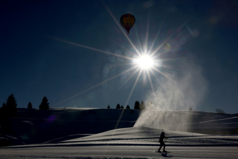 La biathlète française Julia Simon lors d'un entraînement dans la station des Saisies, dans les Alpes, le 4 février 2025