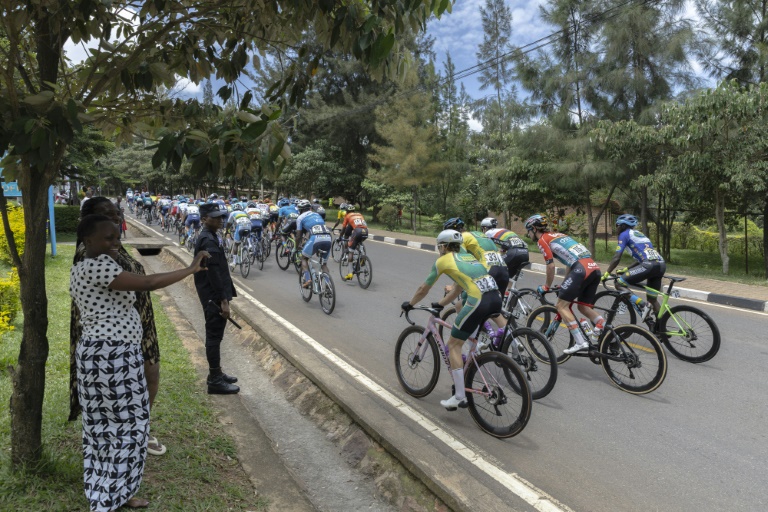 Le peloton du Tour du Rwanda lors de la dernière étape le 25 février 2024