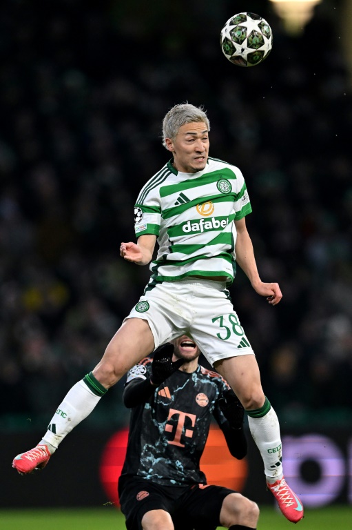 Daizen Maeda, l'attaquant japonais du Celtic Glasgow, au cours du barrage de C1 contre le Bayern Munich le 12 février 2025 à Glasgow