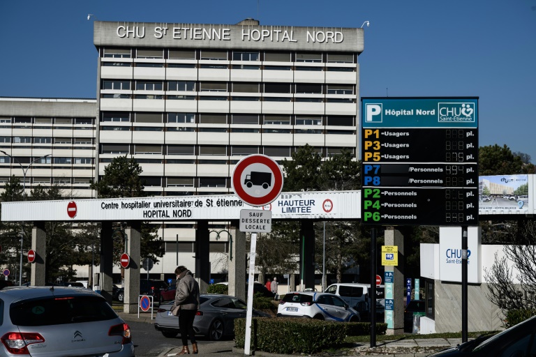 Le parking de l'hôpital Nord de Saint-Etienne, le 17 février 2025 dans la Loire