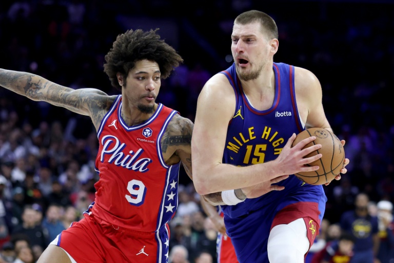 Nikola Jokic, des Denver Nuggets, contre les Philadelphia 76ers en NBA le 31 janvier 2025 au Wells Fargo Center à Philadelphie