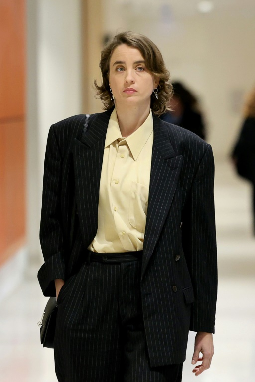 L'actrice française Adèle Haenel arrive au palais de justice de Paris, le 10 décembre 2024