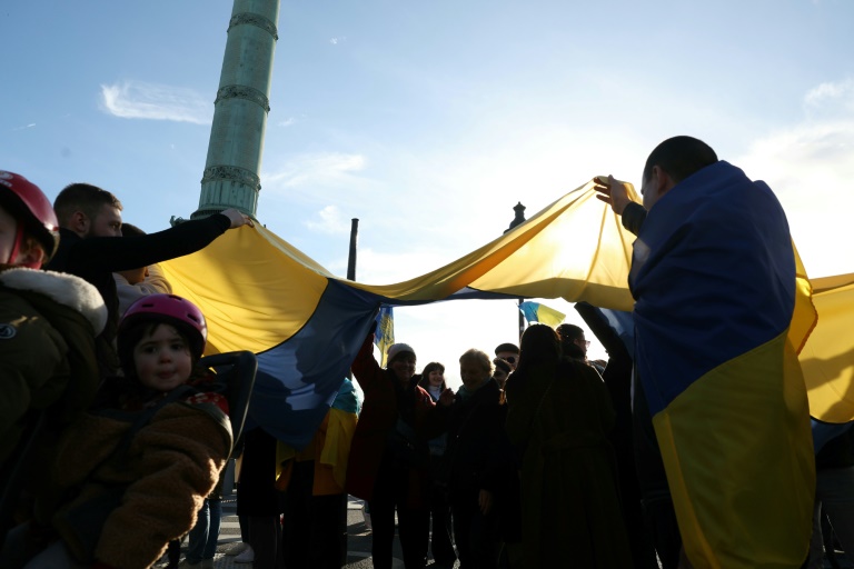 Manifestation de soutien à l'Ukraine, à la veille de  l'anniversaire des trois ans de l'invasion russe, le 23 février 2025 à Paris