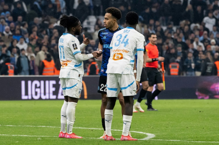 L'OM avait notamment reproché un penalty non sifflé contre Strasbourg le 19 janvier 2025 après un contact entre Jonathan Rowe (g) et Guéla Doué (m) dans la surface de réparation