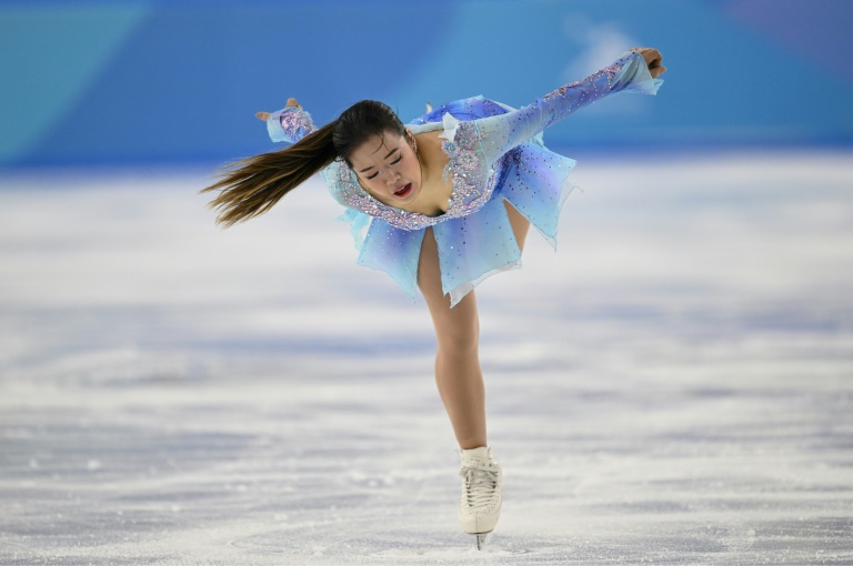 La Thaïlandaise Teekhree Silpa-Archa prend part à l'épreuve individuelle féminine de patinage libre, le 13 février 2025 à Harbin, en Chine