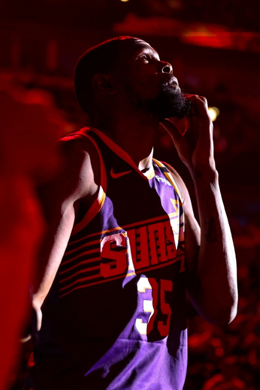 Kevin Durant (Phoenix Suns) avant le match de NBA contre les Chicago Bulls, à Chicago le 22 février 2025.