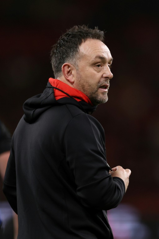 L'entraineur de l'équipe de rugby du pays de Galles Matt Sherratt avant le match du Tournoi des Six nations contre l'Irlande à Cardiff le 22 février 2025.