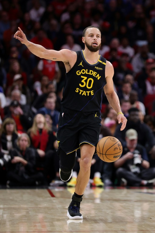 Stephen Curry, la superstar des Golden State Warriors, lors d'un match de saison régulière à Houston, le 13 février 2025