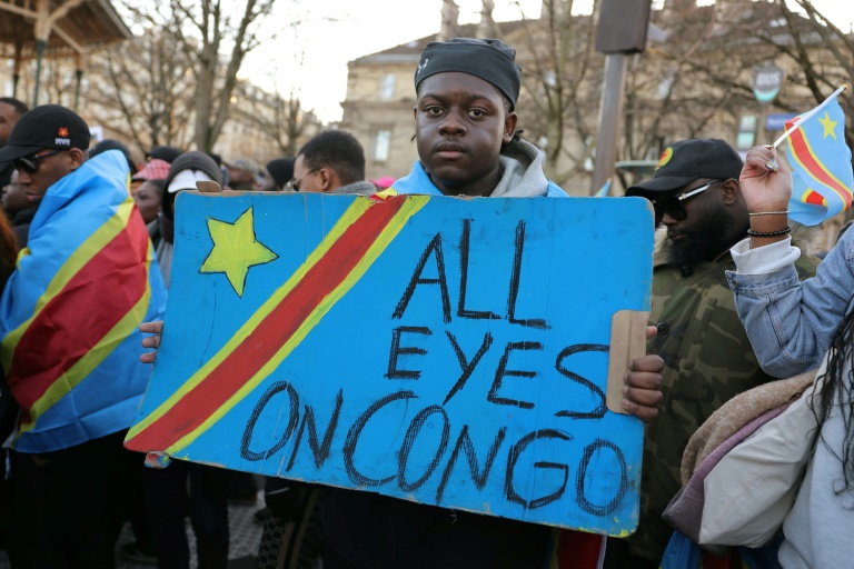 Manifestation à Paris pour dénoncer le manque de soutien international face à l'offensive du groupe armé M23 soutenu par le Rwanda dans l'Est de la République démocratique du Congo, le 1er février 2025