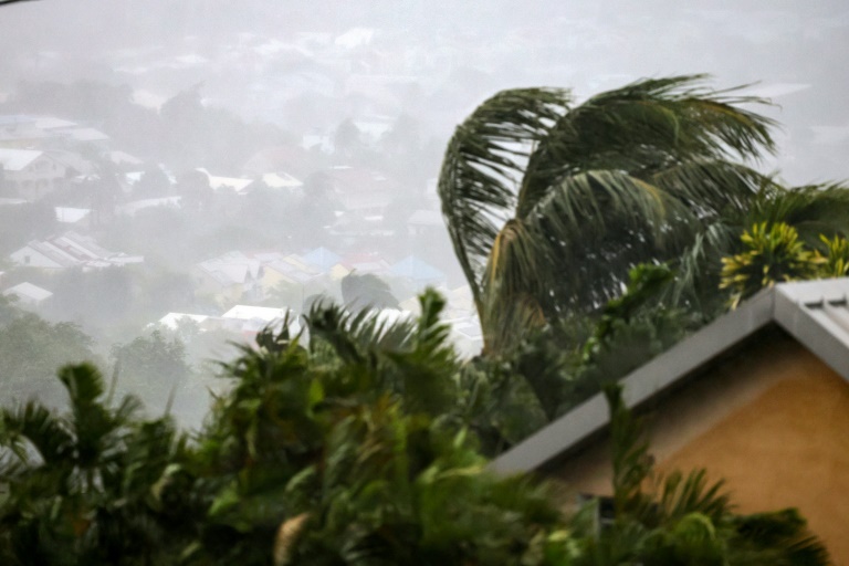 Les vents allaient s'intensifiant, le 28 février 2025 à La Possession, juste avant l'arrivée du cyclone Garance sur l'île de La Réunion, dans l'océan Indien