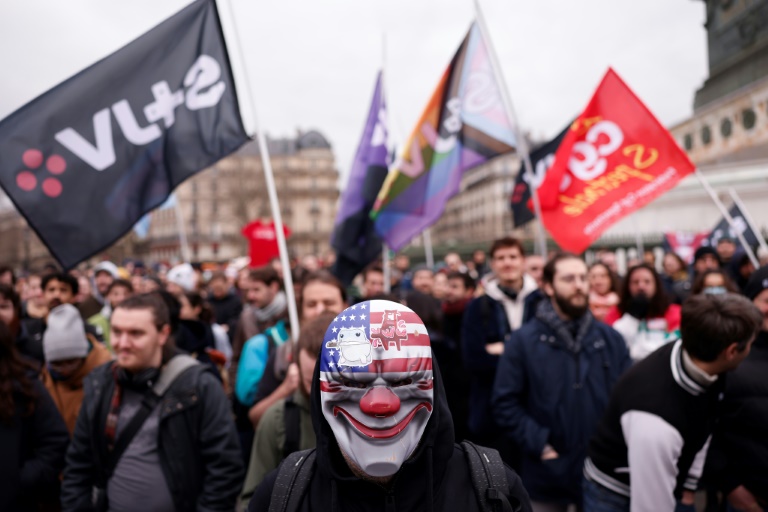 Manifestation dans le cadre d'un appel à la grève générale dans l'industrie du jeu vidéo en France pour réclamer de meilleures conditions de travail et dénoncer les suppressions d'emplois, à Paris le 13 février 2025