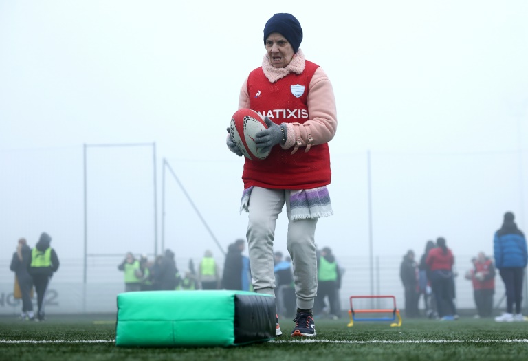 Lucile, 82 ans et joueuse de la section sport adapté du Racing 92, à l'entraînement le 5 février 2025 au Plessis-Robinson