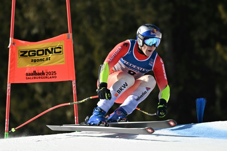 Marco Odermatt a impressionné en remportant le Super-G de Saalbach des Mondiaux de ski à Hinterglemm en Autriche le 7 février 2025