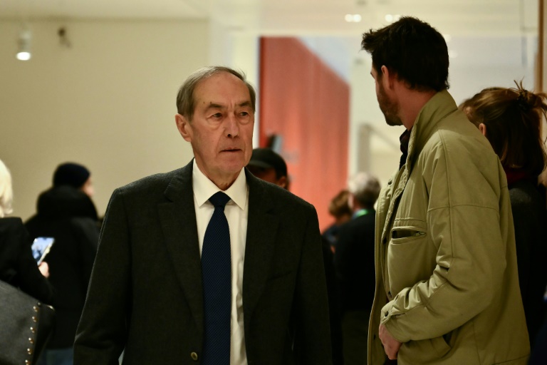 l'ex-directeur de cabinet de Nicolas Sarkozy, Claude Guéant, au palais de justice de Paris, le 13 janvier 2025