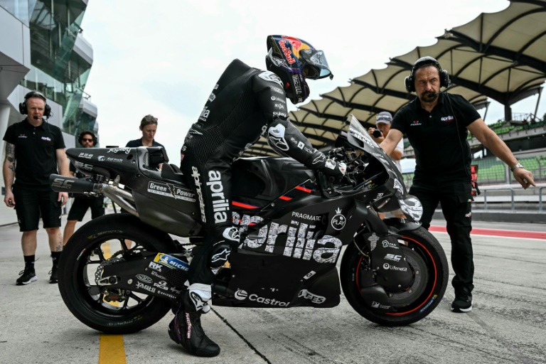 Le pilote espagnol d'Aprilia Racing, Jorge Martin, lors de la première journée des essais de pré-saison du MotoGP, sur le circuit international de Sepang, en Malaisie, le 5 février 2025