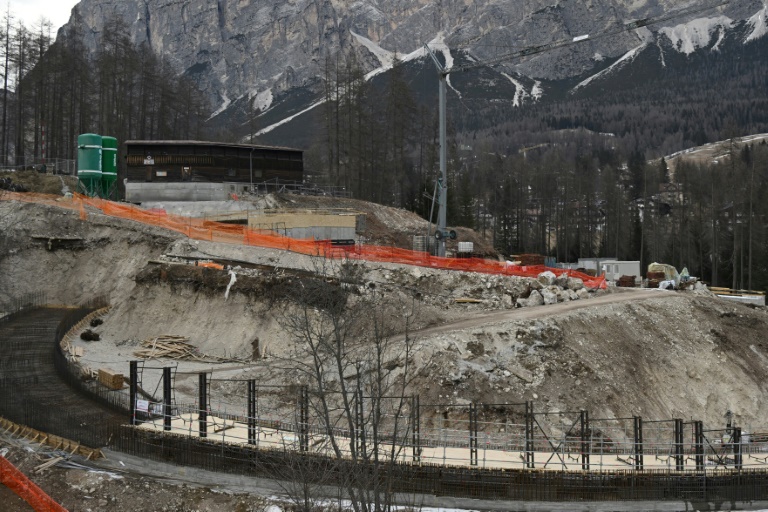 La piste de bobsleigh, luge et skeleton en construction pour les JO-2026 photographiée le 19 janvier 2025