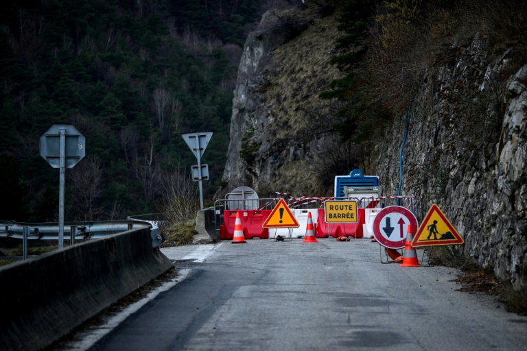 Photo prise le 4 février 2025 sur la RN90, près de Moutiers, après l'éboulement rocheux