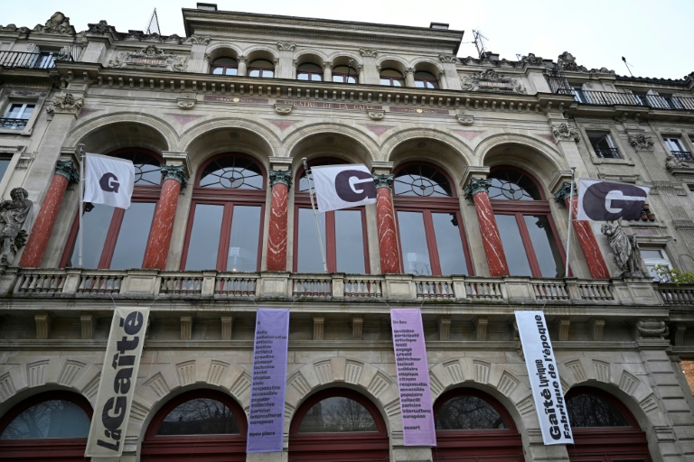 L'entrée de la Gaîté Lyrique occupée par des mineurs isolés, le 11 décembre 2024, à Paris