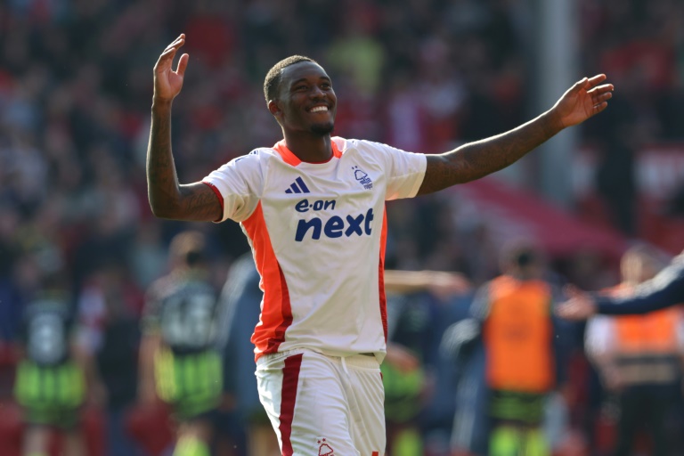 Le joueur de Nottingham Forest Callum Hudson-Odoi après avoir marqué un but contre Manchester City lors du match de championnat d'Angleterre à Nottingham le 8 mars 2025.